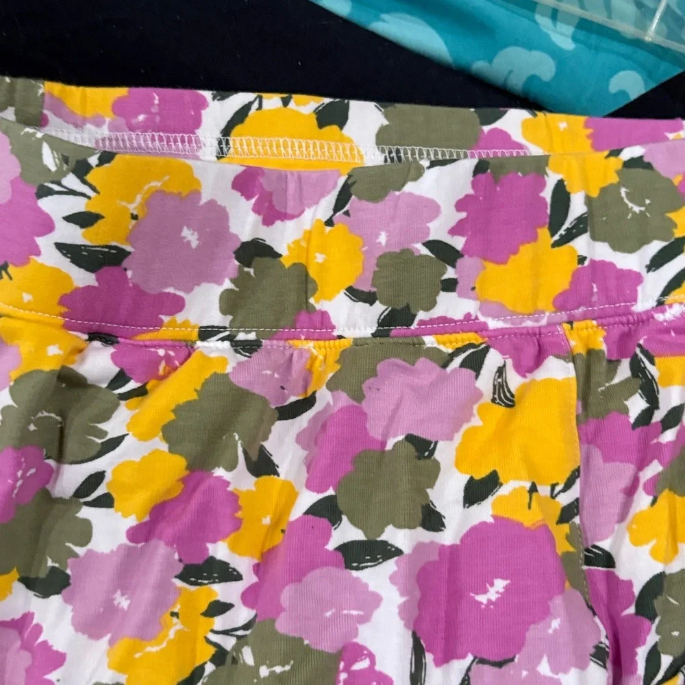 Denim & company active multi color floral French Terry skort with front pocket
